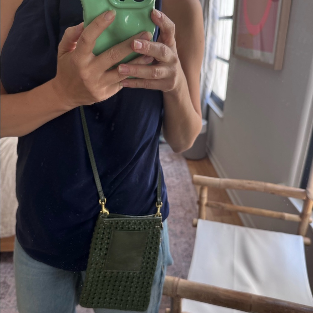 Clare V cross body Poche bag in forest green